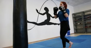 Hobi olarak başladığı muaythaide gözünü dünya şampiyonluğuna dikti