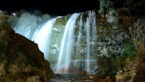 Dünyanın en yüksek 3. şelalesi baharla coştu