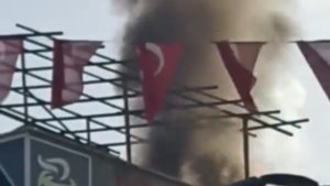 Van'da iş merkezinde korkutan yangın