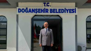 Doğanşehir Belediyesi tabelasına T.C. ibaresi eklendi