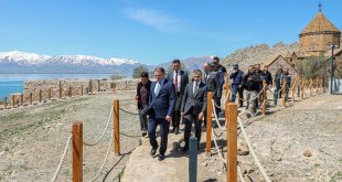 Van Valisi Balcı, Akdamar Adası'ndaki bakım ve restorasyon çalışmalarını inceledi