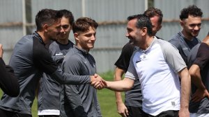 Başkan Şerifoğulları Elazığspor'un antrenmanına çıktı