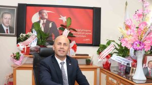 Belediye Başkanı makamı çiçek bahçesi gibi