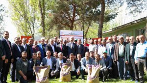 Muşlu çiftçilere 100 ton korunga tohumu dağıtıldı