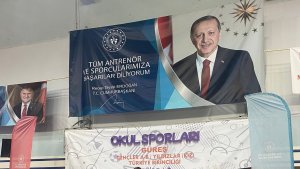 Okullar arası güreş şampiyonasında Bingöl rüzgarı