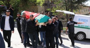 İliç'teki maden sahasında toprak altından çıkarılan Adnan Keklik'in cenazesi defnedildi