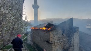 Tunceli'de camide çıkan yangın söndürüldü