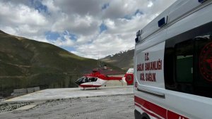 Van'da göğüs ağrısı olan hasta için ambulans helikopter havalandı