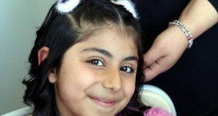 Saç bakımlarını yaptıkları köy çocuklarını 23 Nisan'a hazırladılar