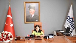 Malatya Valisi Ersin Yazıcı koltuğunu Erva Çetin'e bıraktı