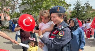 Malatya'da jandarma personeli çocuklarla 23 Nisan'ı kutladı