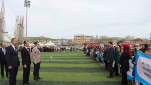 Tutak'ta 23 Nisan çocuk bayramı törenle kutlandı