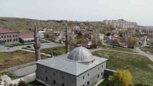 'Ulu Camii'de Ermeniler 285 Türk'ü diri diri yaktı'