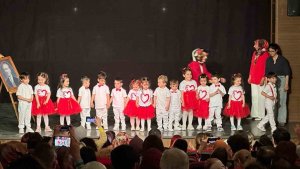 Miniklerin gösterisi büyük beğeni aldı