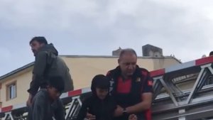 Taşlıçay Deresi'nde mahsur kalan 2 çocuk kurtarıldı