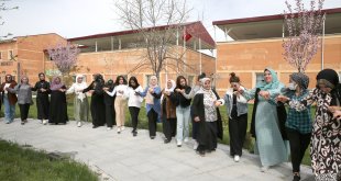 Van'da kadınlar bahar şenliği etkinliğinde eğlendi