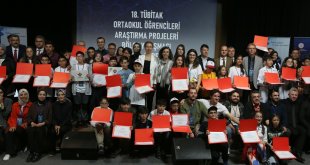 Van'da projeleri ile dereceye giren öğrencilere başarı belgesi verildi