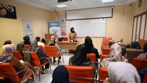 Yeşilyurt Kent Konseyinde düzenlenen seminere yoğun ilgi