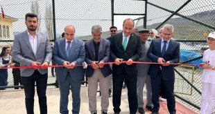 Kars'ta köy okulunda açılan bilim fuarında öğrenciler projelerini tanıttı