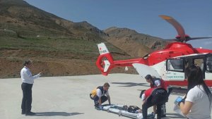 Ambulans helikopter 11 yaşındaki çocuk için havalandı