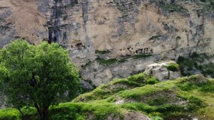Tunceli'de Urartu mağaralarının bilinmeyenlerini halk hafızası yaşatıyor