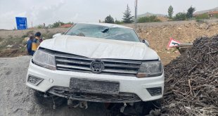 Malatya'da yoldan çıkan otomobildeki 4 kişi yaralandı