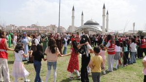 Ağrı'da, Tük Kızılay 'Çocuk Festivali' etkinliği düzenledi