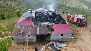 Bingöl'de çatı yangını
