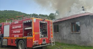 Bingöl'de çatı yangını söndürüldü