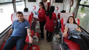 Elazığ'da öğretmen ve öğrenciler kan bağışında bulundu