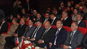 Kars'ta kitap okuyanlar ödüllendirildi