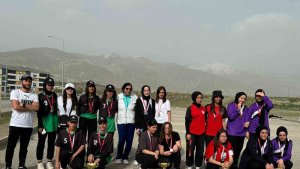 Tercan Anadolu Lisesi kızları boccede Erzincan birincisi oldu