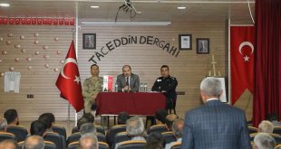 Başkale Kaymakamı Çelik, muhtarlarla bir araya geldi