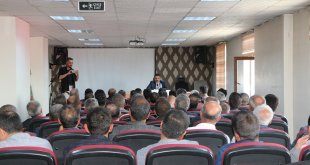 Karlıova'da muhtarlarla toplantı