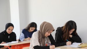 Elazığ Belediyesi, "O sene, bu sene" sloganı ile Elazığspor temalı YKS deneme sınavı gerçekleştirdi