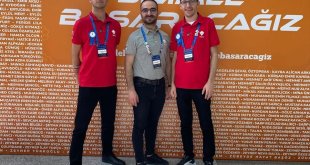 Erzurum'da lise öğrencileri "Trafik kazası tespit ve bildirim sistemi" projesi ile Türkiye ikincisi oldu