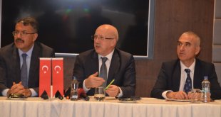 Ticaret Bakan Yardımcısı Uçarmak, Hakkari'de STK temsilcileriyle bir araya geldi