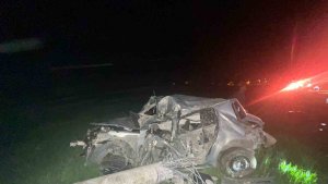 Muş'ta otomobil elektrik direğine çarptı: 1 ölü