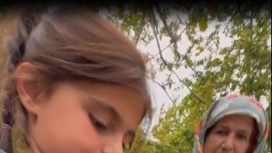 Hakkarili aileden yavru sincaplara şefkat eli