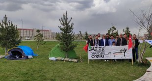 Kars'ta üniversite öğrencileri ABD'deki Filistin eylemlerine destek verdi