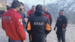 Dere kenarında ceketi ve takma dişleri bulunan yaşlı adamdan hala haber yok