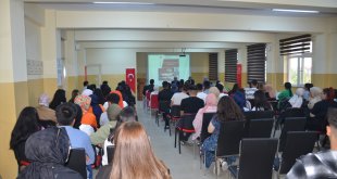 Bulanık'ta 'Tarihsel Perspektiften Gelecek Motivasyonuna' konulu konferans düzenlendi