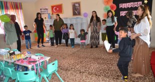 Yüksekova'da köy okulunda eğitim gören çocuklar için etkinlik düzenlendi