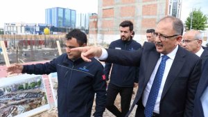 Bakan Özhaseki Malatya'da çarşı projesini inceledi