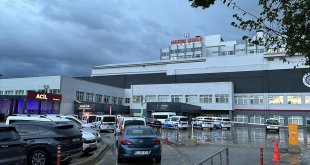 Erzurum'da sağlıkçılar ile polislere saldırdıkları iddiasıyla 3 kişi gözaltına alındı