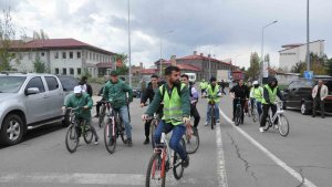Kars'ta 11.Yeşilay Bisiklet Turu