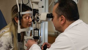 Takibi ömür boyu süren bu hastalık için göz hastalıkları uzmanından 'hayati' uyarı