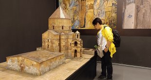 Van'da turizmin gözdesi Akdamar Adası