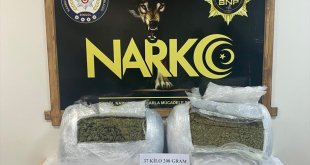 Bingöl Havalimanı'nda 37 kilo 200 gram skunk ele geçirildi