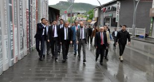 AK Partili Taşkıran, Çukurca ilçesinde ziyaretlerde bulundu